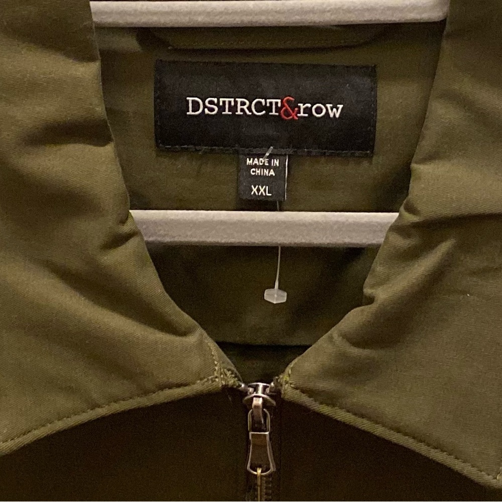 Brand new men's XXL sleek jacket by DSTRCT&row